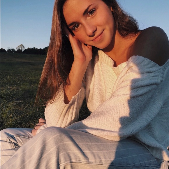 Forever 21 wide neck cropped white sweater - Picture 1 of 3